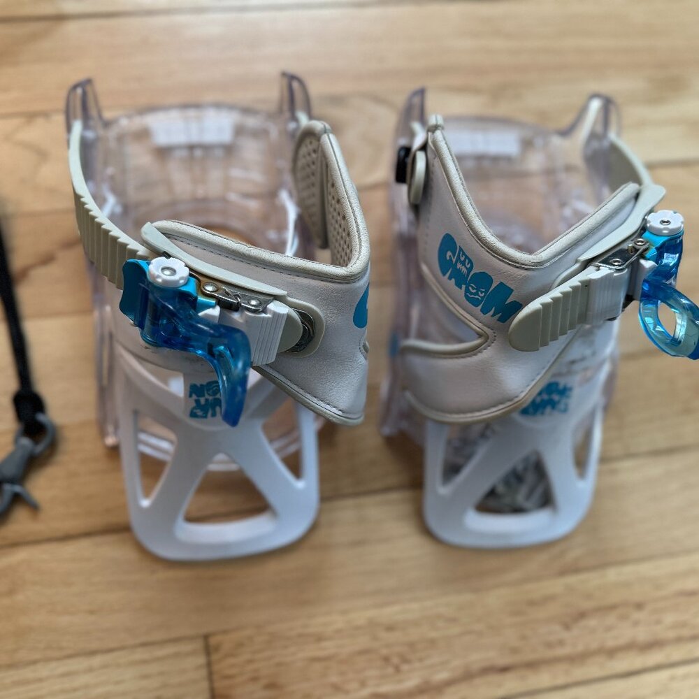 Burton kids blue white grom bindings